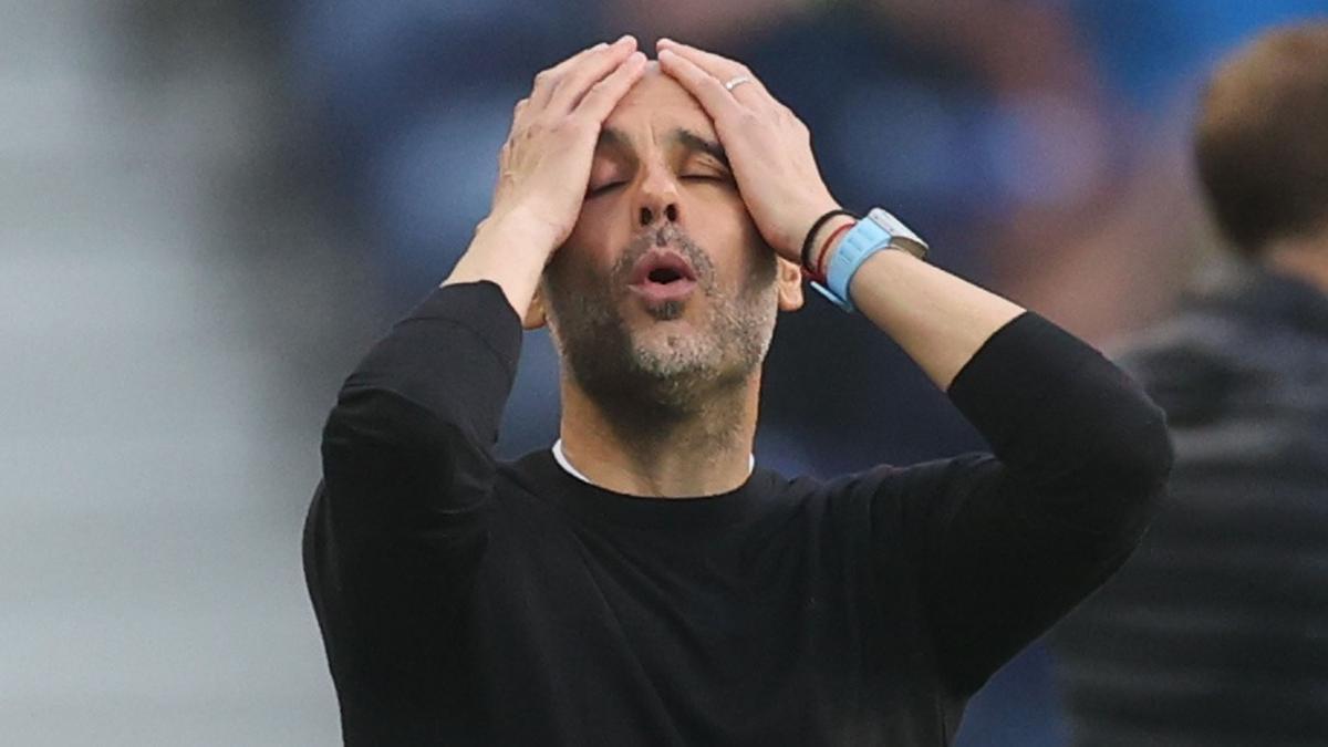 Guardiola se lamenta tras una ocasión fallada por el City.