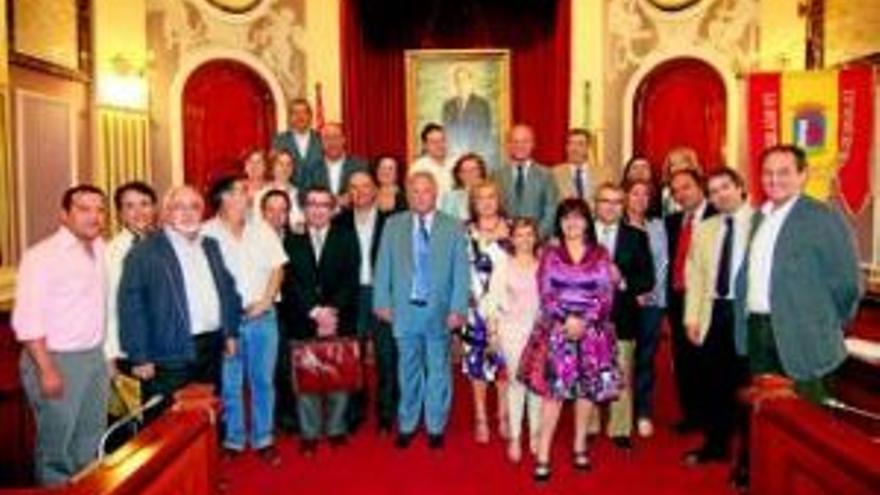 Diez concejales asisten a su último pleno en el ayuntamiento