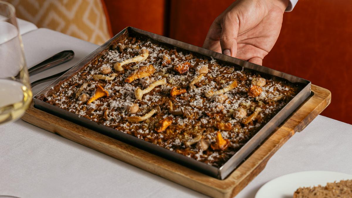 Arroz seco de setas en el restaurante Dani Brasserie.