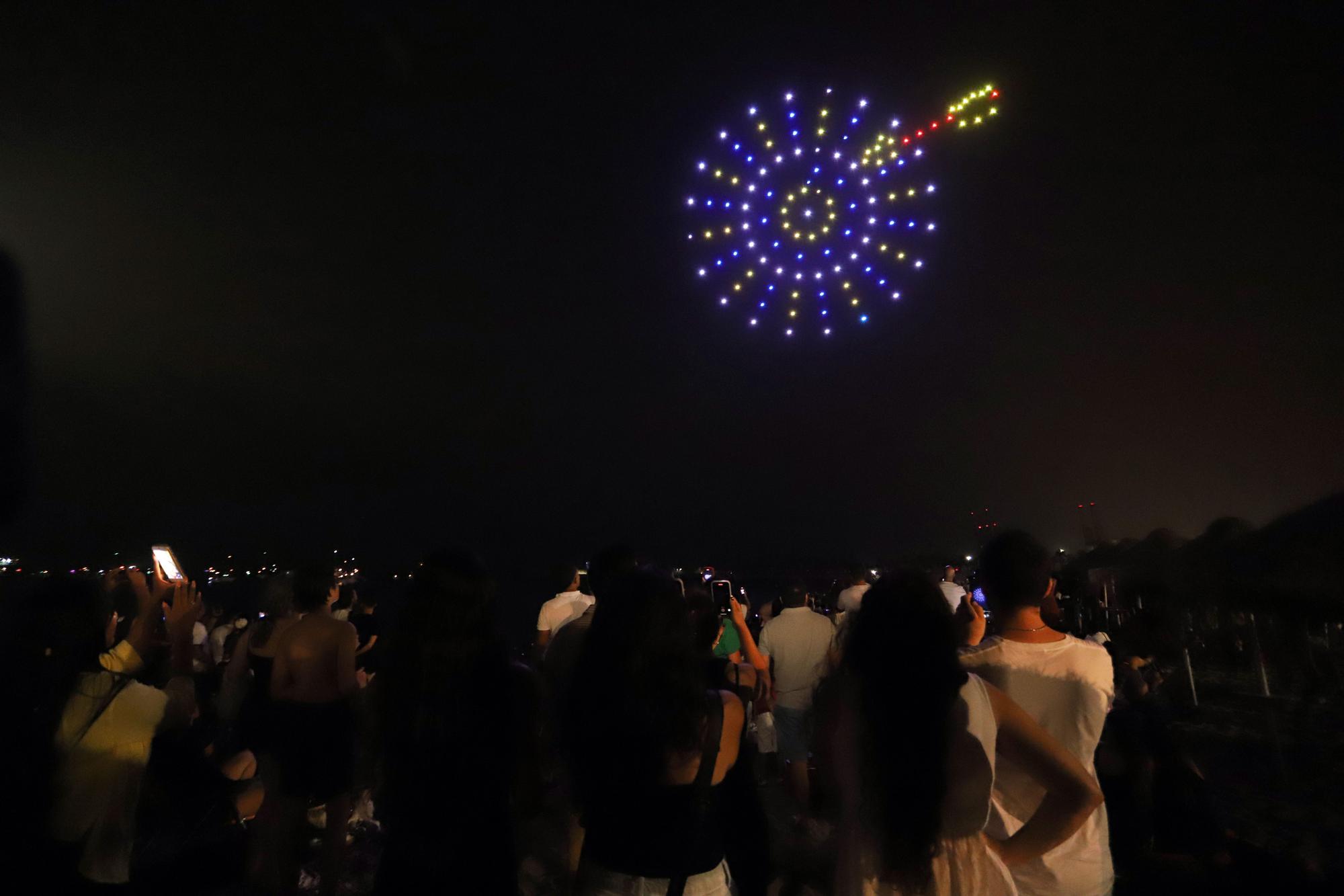 Los fuegos artificiales dan la bienvenida a la Feria de Málaga 2022