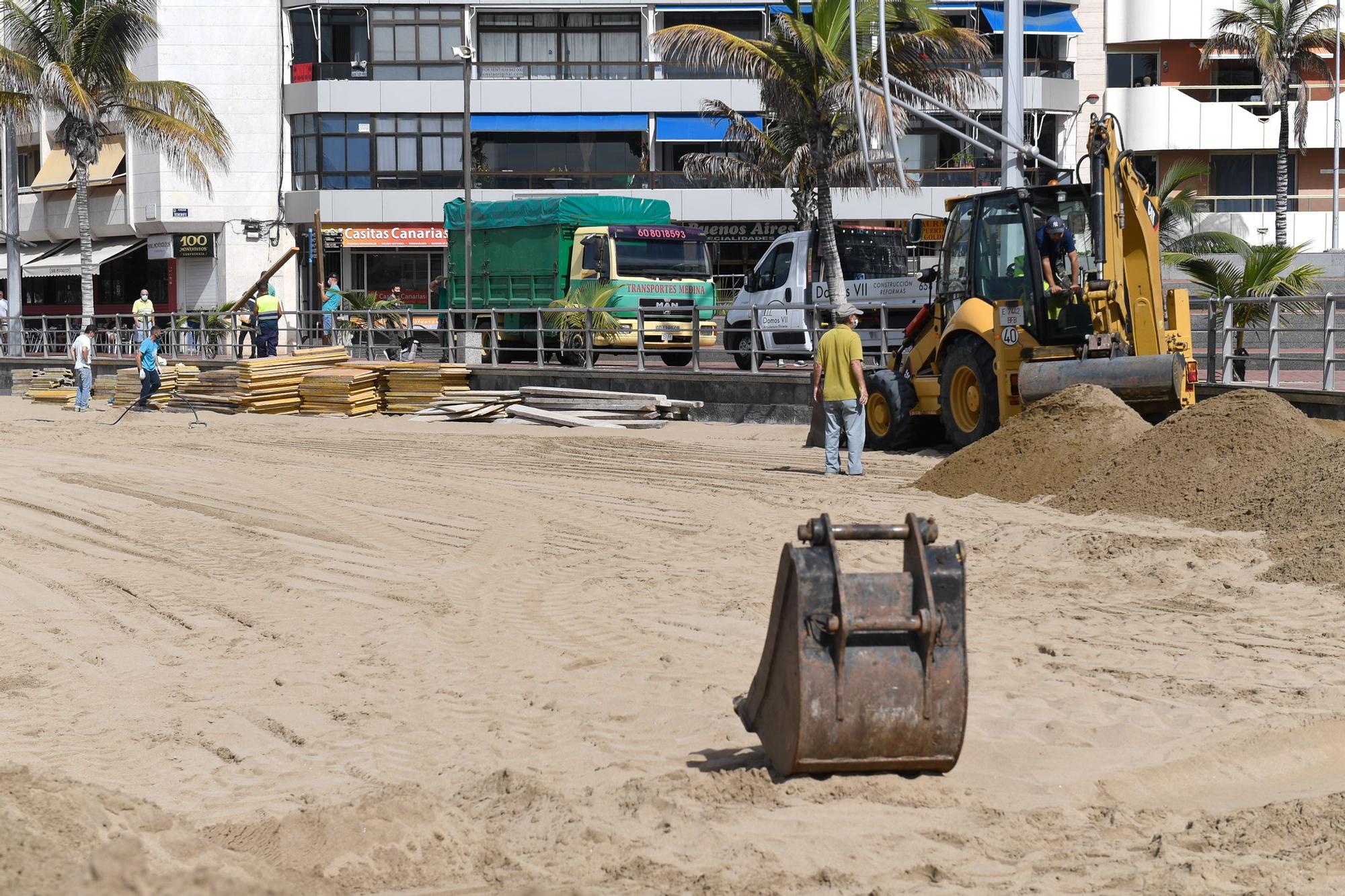 Las Canteras prepara la Navidad