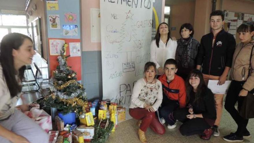 El instituto Los Valles de Camarzana recoge alimentos para familias necesitadas