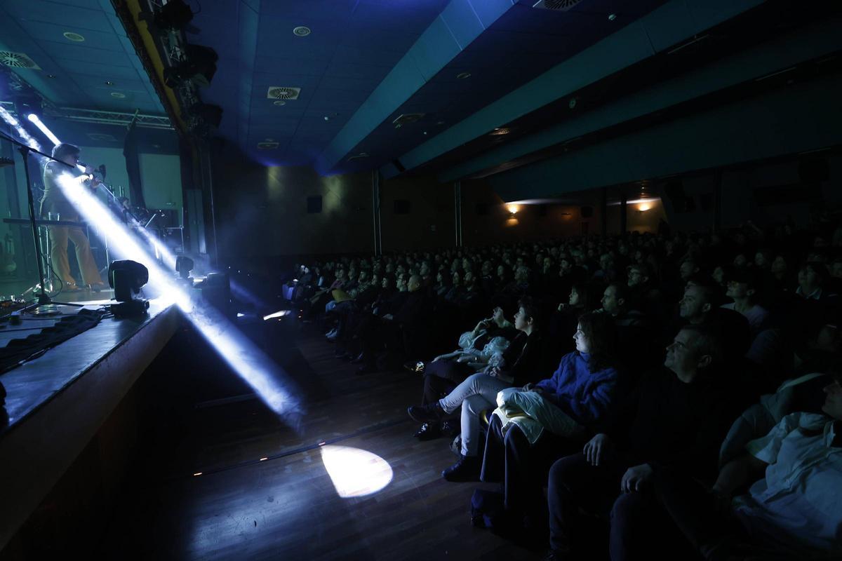 Así fue el concierto de Nacho Vegas en Mieres, el inicio de su gira "Vidas semipreciosas"