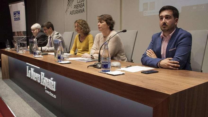 De izquierda a derecha, Augusto Guedes, Rubén Domínguez, Ana Fernández, Isabel Ruiz de la Peña y Daniel Fernández.