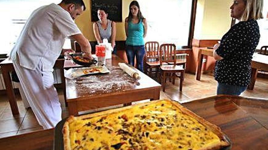 Los &#039;Airbnb&#039; de comida casera indignan a los hosteleros por la competencia desleal