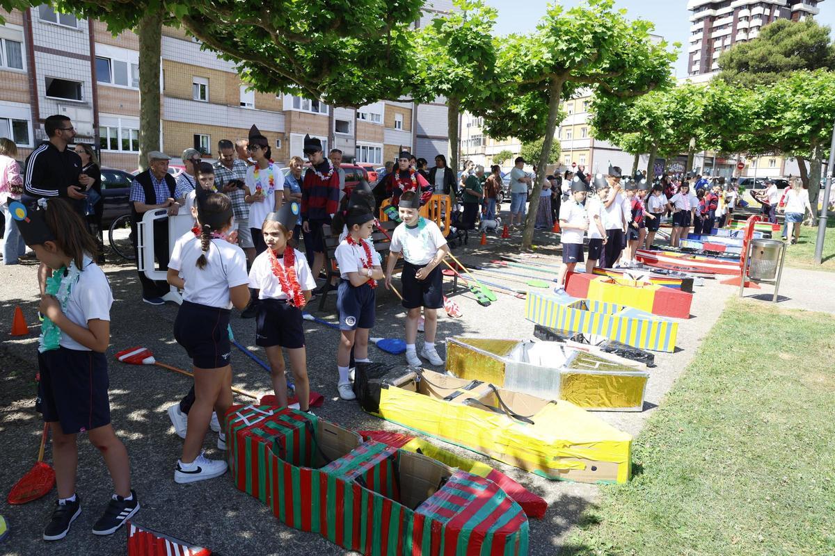El colegio Juan Pablo II-San Miguel recrea el Descenso del Sella (en imágenes)