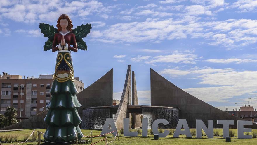 Los ángeles de Navidad de Alicante siguen en la calle una semana después