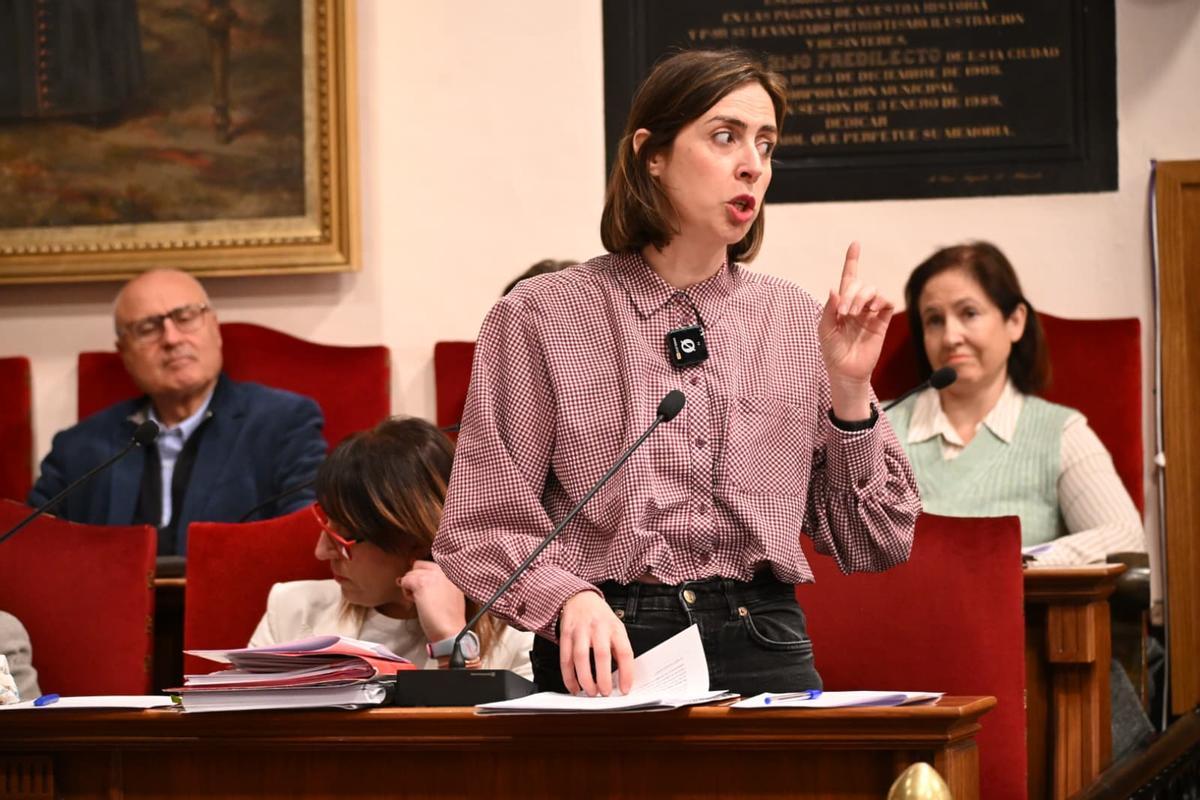 La portavoz de Compromís, en el pleno de este lunes, en una de sus intervenciones.