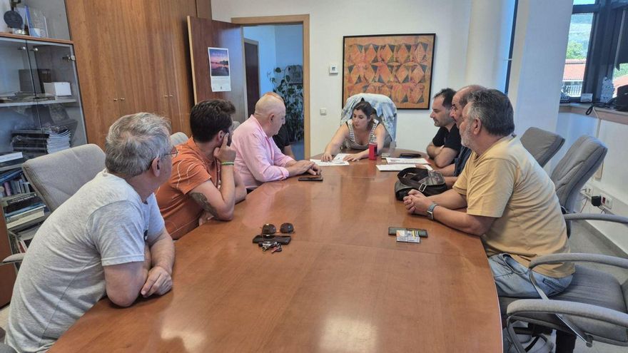 Reunión de Leticia Santos con el sector de pescadores recreativos del concello moañés. | FDV