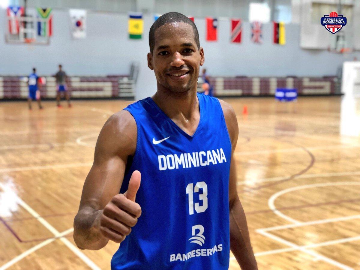 Eulis Báez durante su época como jugador de la selección de República Dominicana