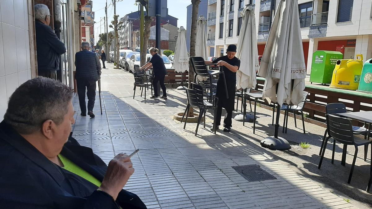 Las labores de desmontaje de la terraza