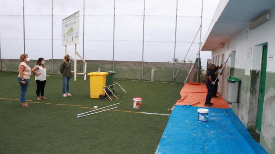 Visita a las obras realizadas en el campo de fútbol de Valle de Guerra.