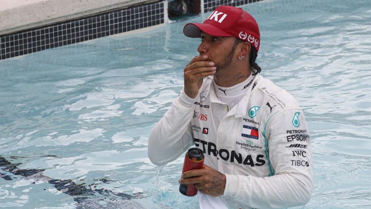 Hamilton, El baño del campeón