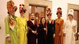 Una gominola inspirada en la gorra de montehermoseña refuerza la promoción turística de Cáceres