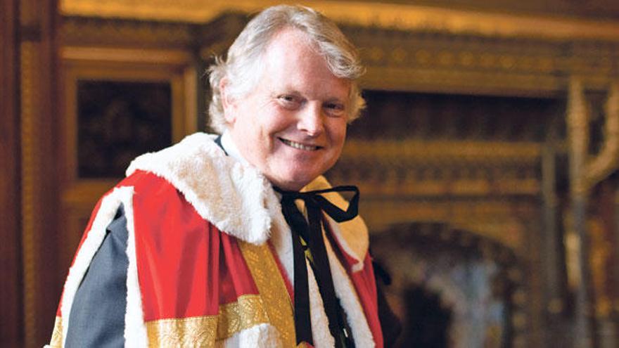 Michael Dobbs: &quot;El poder es afrodisíaco, más tentador sexualmente que la atracción física&quot;