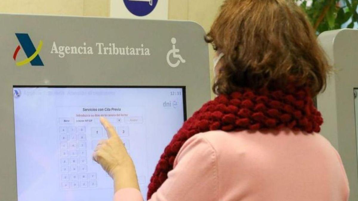 Duro golpe de Hacienda a los pensionistas esta será la única vía para recibir el dinero