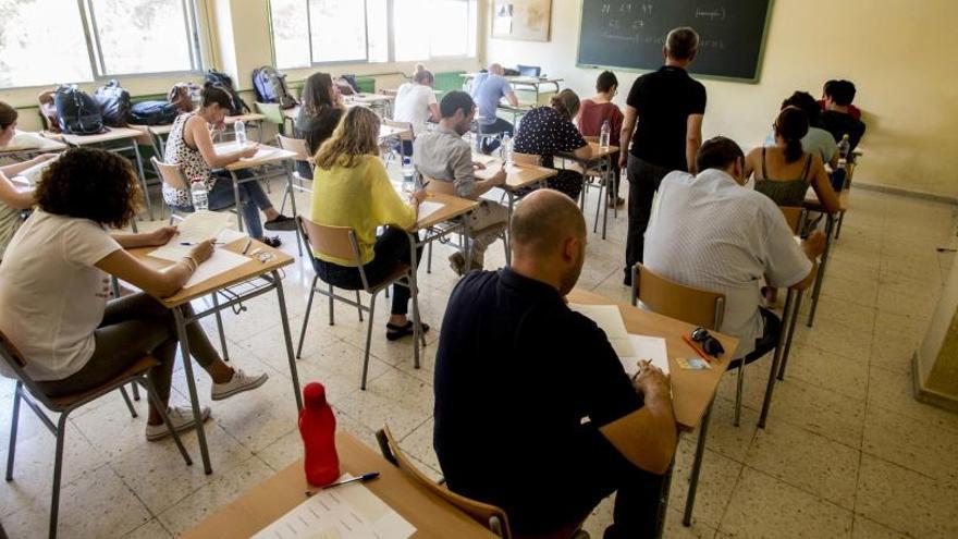 Los opositores docentes tendrán que certificar el nivel C1 de valenciano