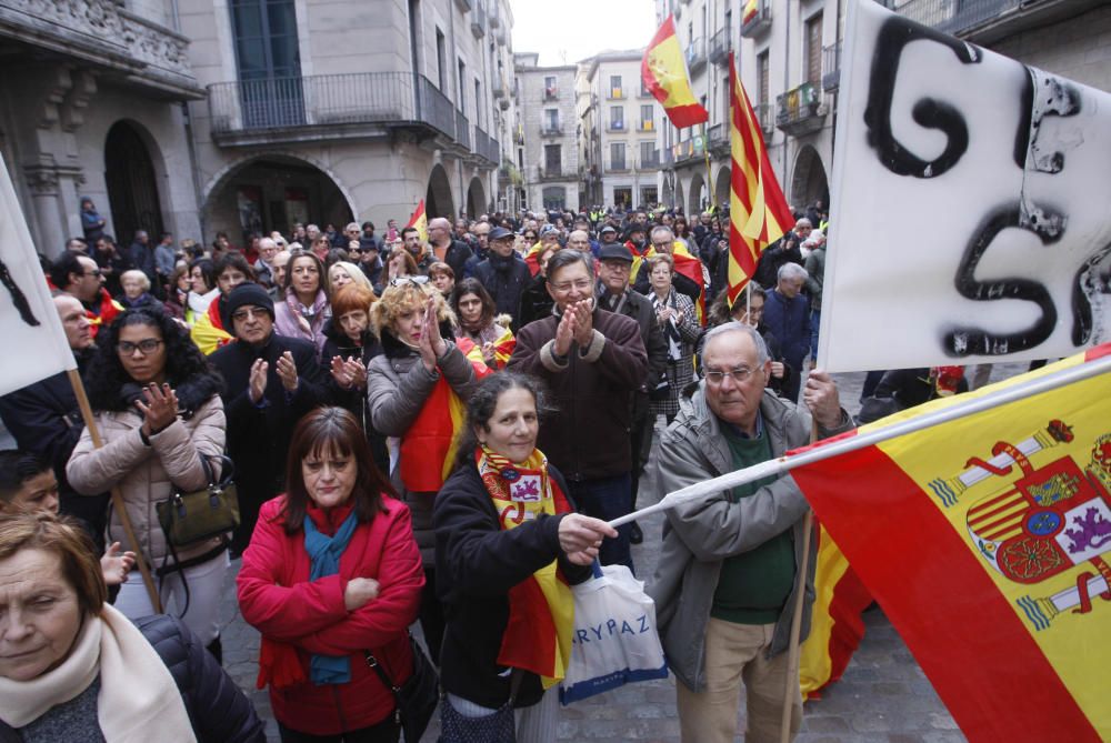 Concentració a Girona contra el canvi de nom de la plaça de la Constitució