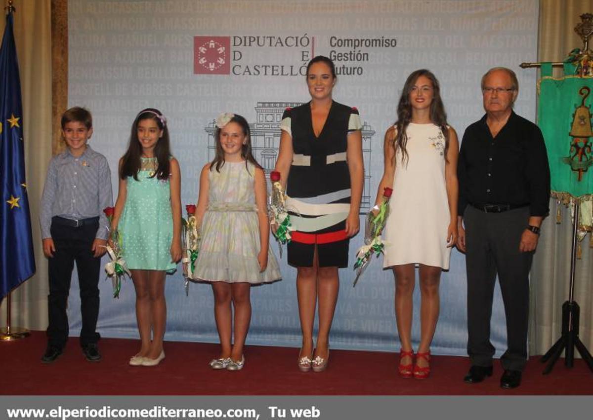 Castellón da la bienvenida a las reinas del 2014, Dunia Gormaz y Cristina Batalla