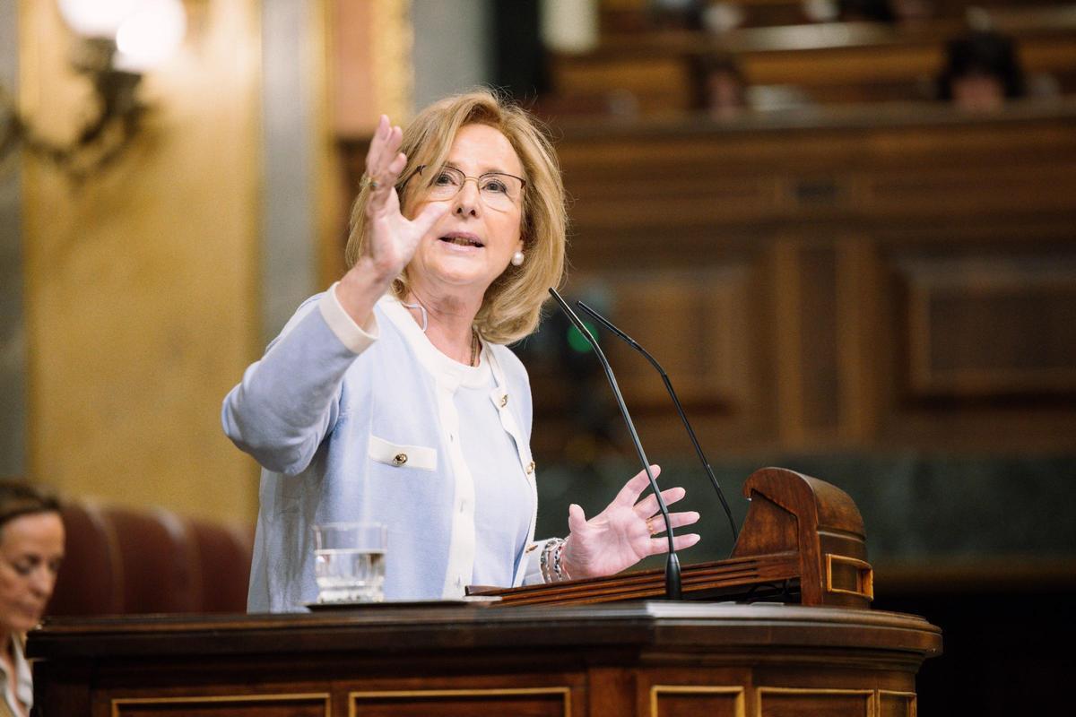La diputada por Murcia de Vox en el Congreso, Lourdes Méndez, en el debate de la toma en consideración de la propuesta del PP.