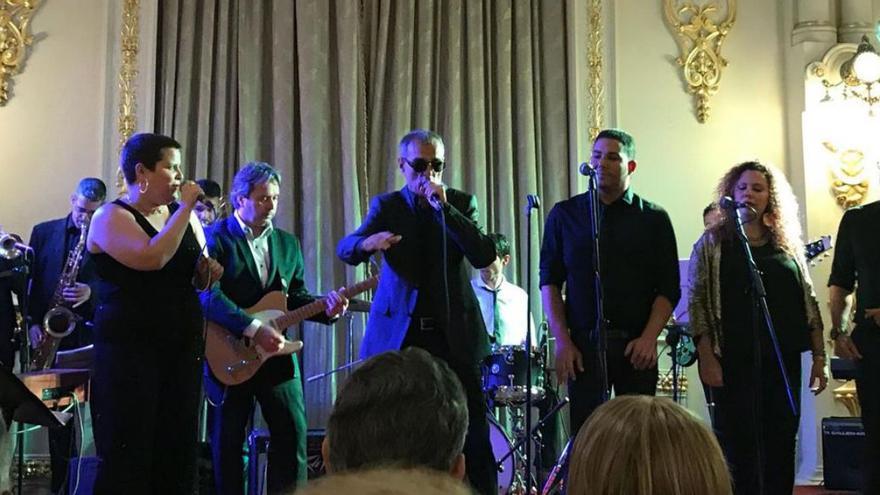 Toba &amp; The Sugar Hill Band  en concierto