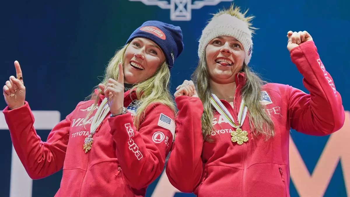 Shiffrin obra otro milagro y gana oro mundial en la combinada junto a Breezy Johnson