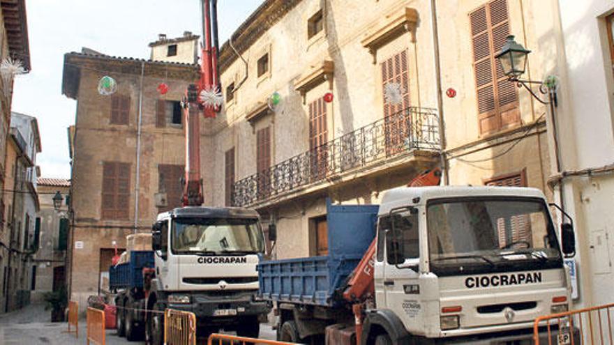 Las obras de reforma del casal de Can Llobera ya pueden apreciarse en la Plaça Vella.