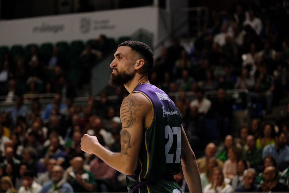 Duarte celebra una canasta durante el partido entre el Unicaja CB y el BAXI Manresa