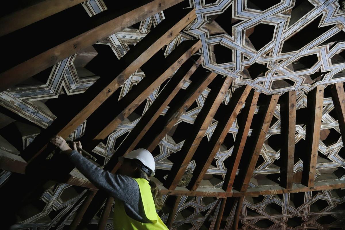 La restauración del convento descubre nuevos hallazgos sobre el artesonado mudéjar y sus pinturas murales