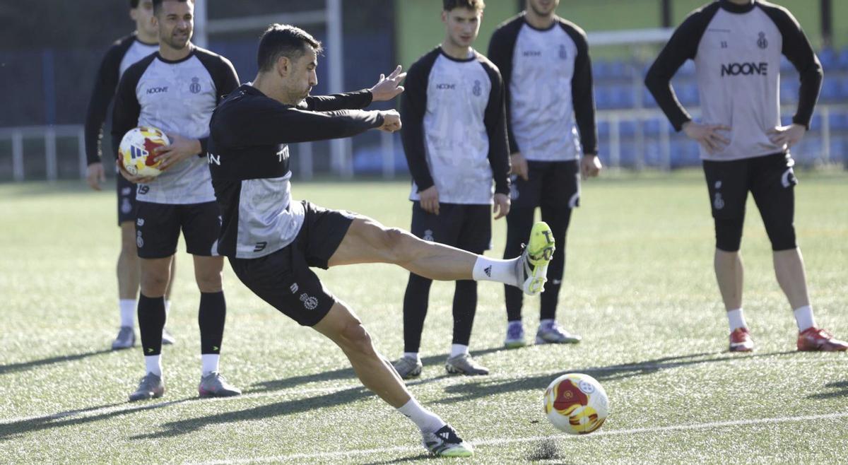 Viti, en un entrenamiento en La Toba. | LUISMA MURIAS