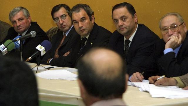 Eliseo Diéguez, José F. Viéitez, José Crespo, Jesús Otero y Manuel Costa, en la asamblea de 2003. | BERNABÉ