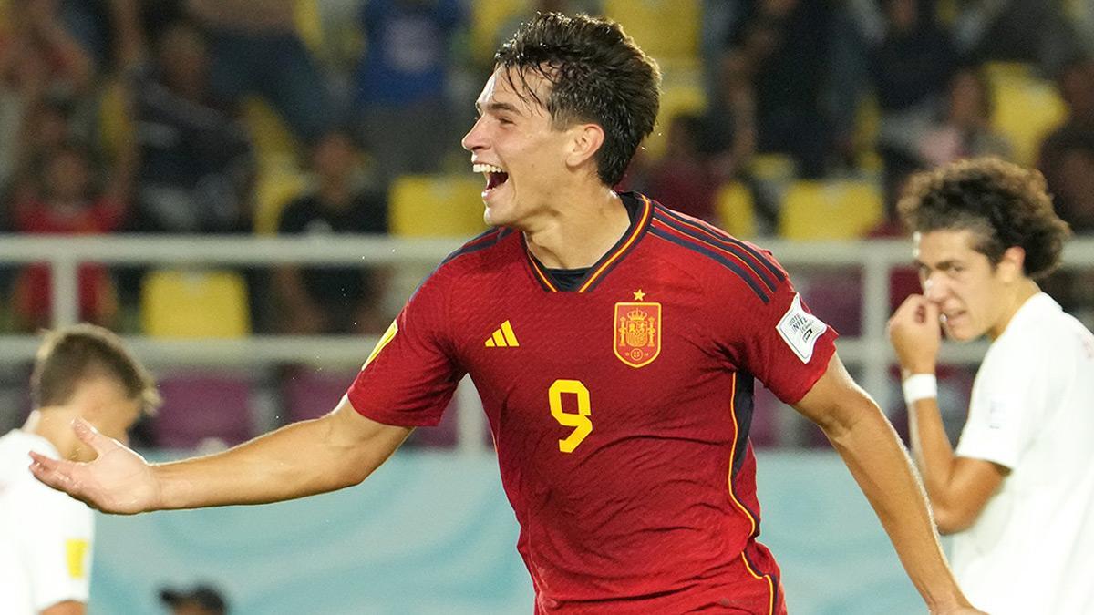 Marc Guiu marca el primer gol de España en el Mundial