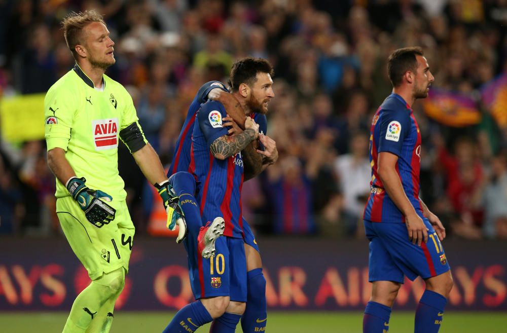 El Barcelona remunta a l''Eibar però es queda sense títol (4-2)