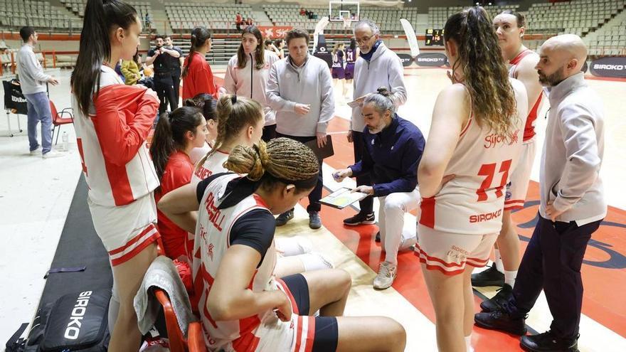 Emilio Mauro suma su cuarta victoria seguida con el Siroko, que roza la permanencia en Liga Femenina 2 de baloncesto