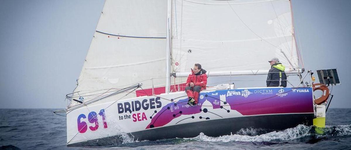 Velero 'Bridges to the Sea', ganador de la regata del año 2021.
