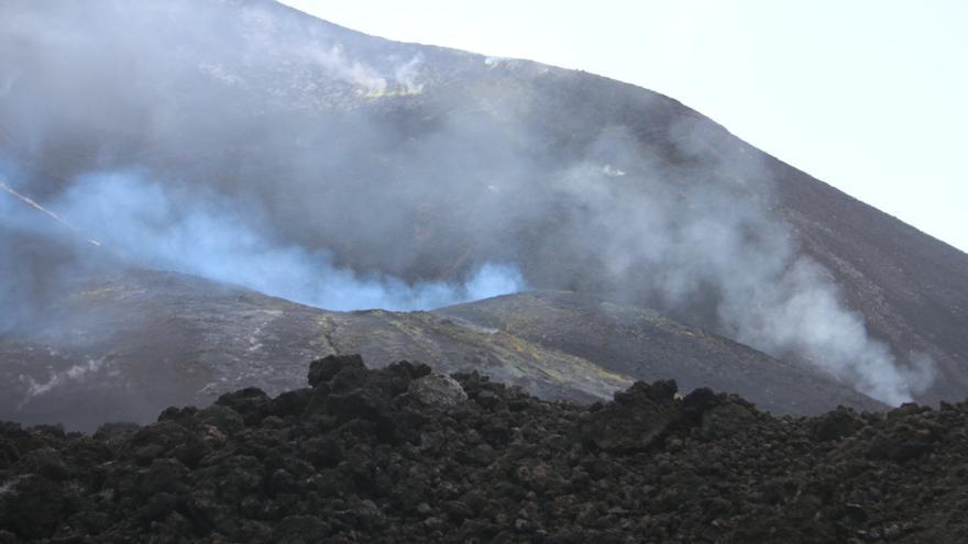Así es el cráter del volcán de La Palma