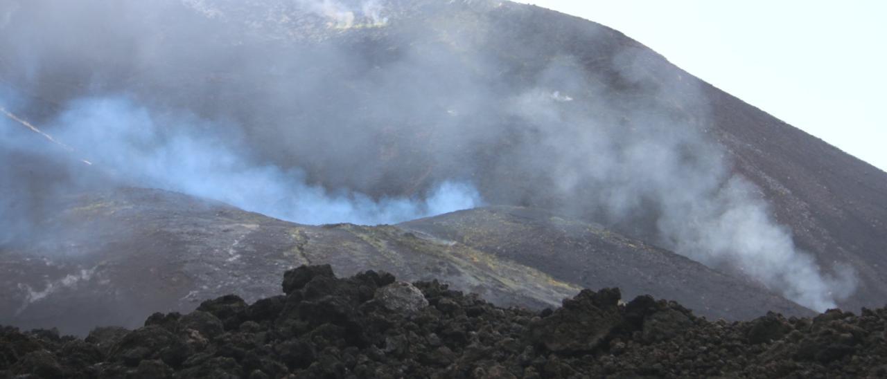 Así es el cráter del volcán de La Palma