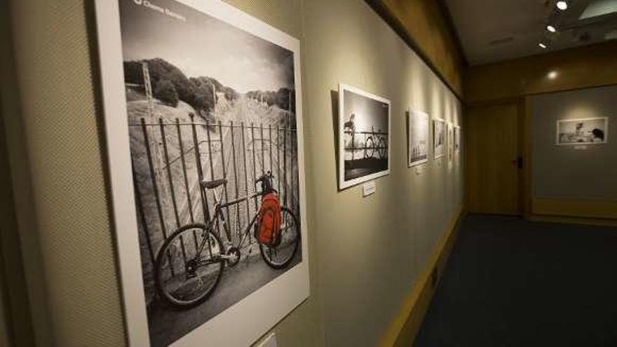 Varias de las fotos de Chema Barreiro expuestas en la sala Ámbito.