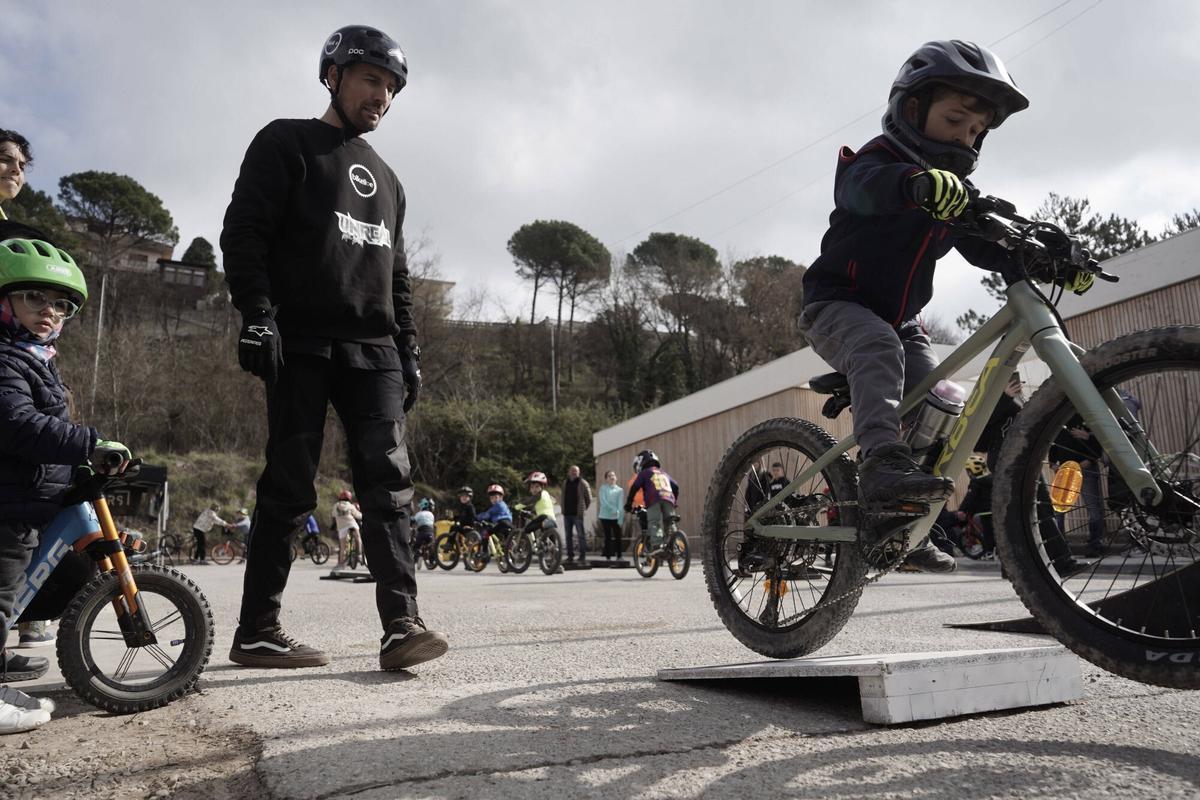 Imatge de l'acte inaugural de la nova pista de pump track de Gironella, en imatges