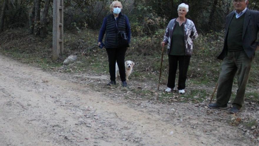 Vecinos de Rioconejos denuncian daños de vehículos pesados en un camino