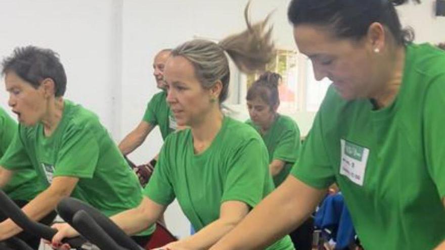 Participantes en el «spinning».