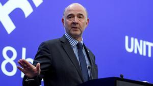 European Economic and Financial Affairs Commissioner Pierre Moscovici speaks during a news conference at the Informal meeting of economic and financial affairs ministers (ECOFIN) in Sofia, Bulgaria, April 28, 2018. Nikolay Doychinov/EU2018BG/Handout via REUTERS ATTENTION EDITORS - THIS PICTURE WAS PROVIDED BY A THIRD PARTY. NO RESALES. NO ARCHIVE.