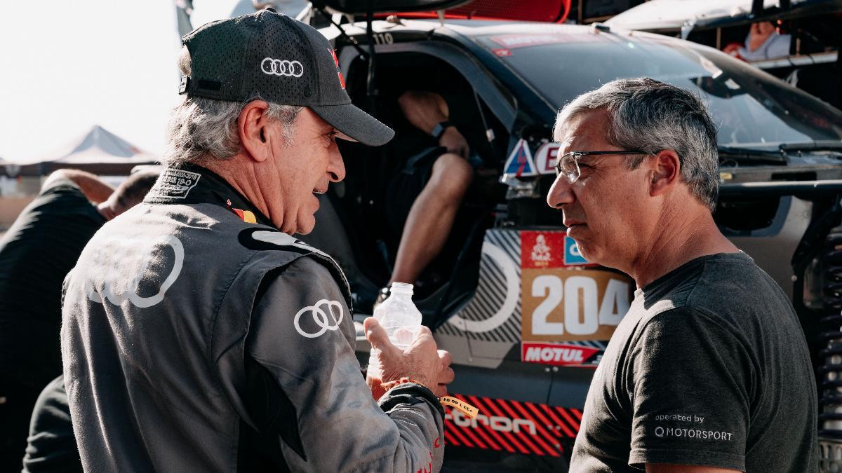 Carlos Sainz, al término de la etapa en el Dakar