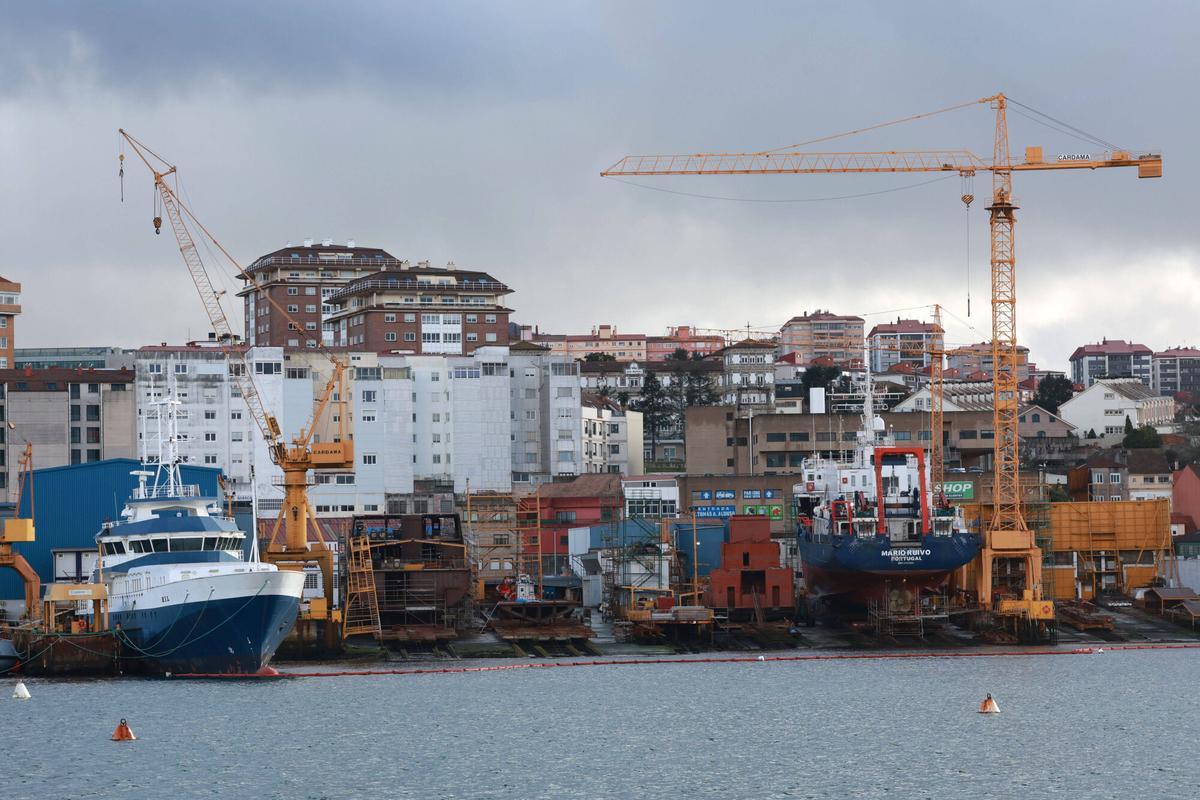Estado de la construcción de las dos patrulleras oceánicas tipo OPV (offshore patrol vessels), encargadas por la Armada de Uruguay a Astilleros Cardama, en Vigo.