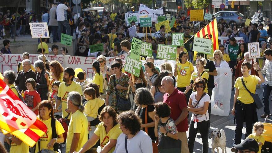 Manifestació contra les retallades en educació i la Llei Wert a Girona, el 2013