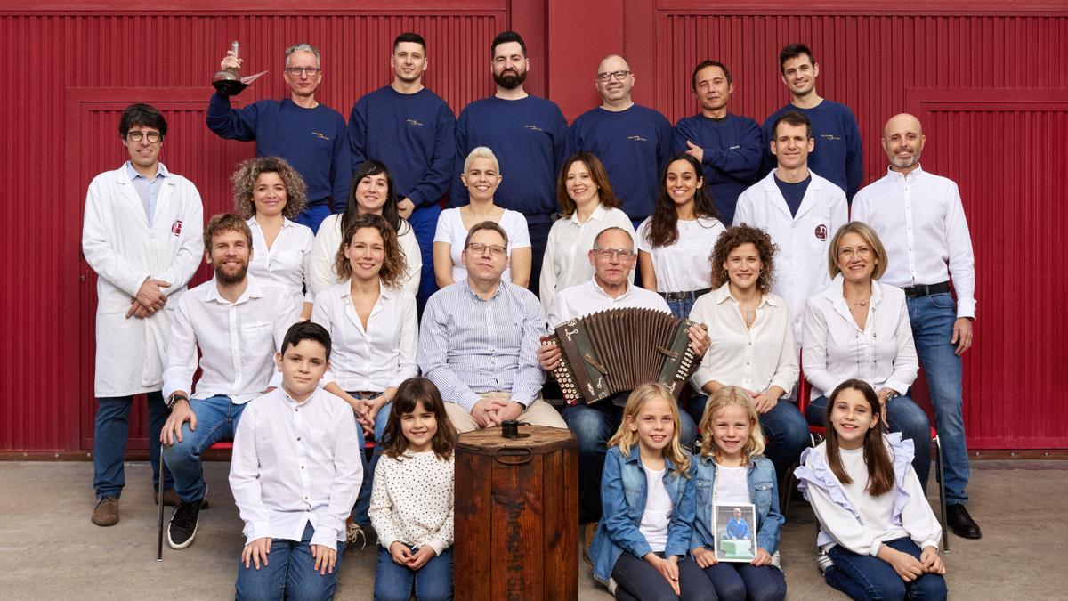 Equipo completo de Jabones Beltrán en la actualidad. Una &#039;familia&#039; de 22 miembros que permite que la empresa goce de una salud envidiable.