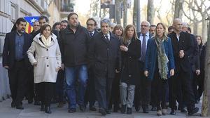 Francesc Homs acude a declarar ante el juez por el 9-N, arropado por los diputados de Junts pel Sí.