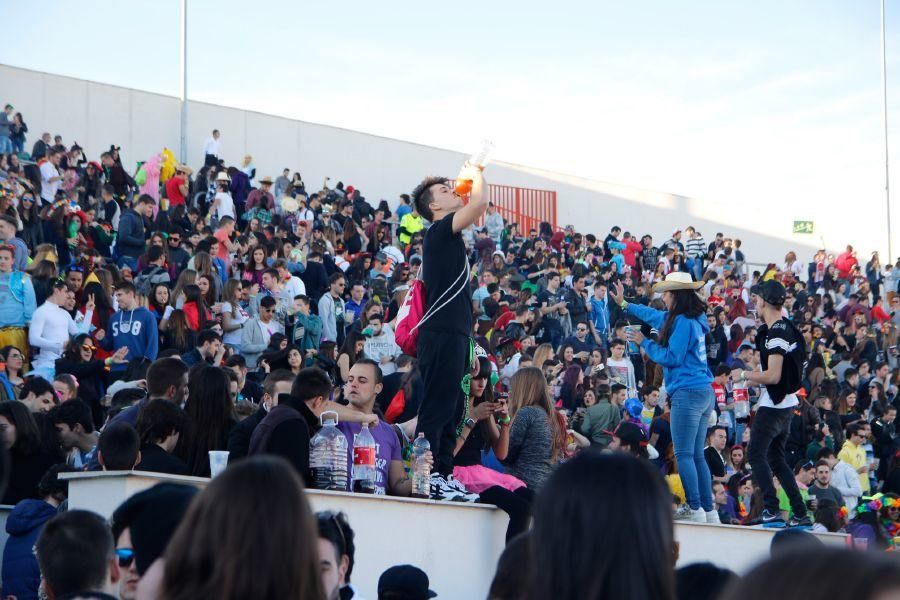 Miles de jóvenes en la fiesta del año