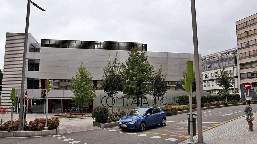 Fachada de la comisaría de la Policía Nacional.