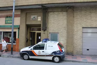 Las "marcas" de los cacos para asaltar viviendas en Asturias se extienden a Langreo: así son los testigos que dejan en las puertas
